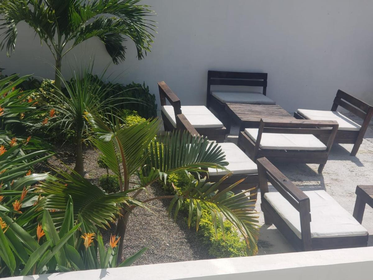 Malaki Hotel Los Ayala Buitenkant foto